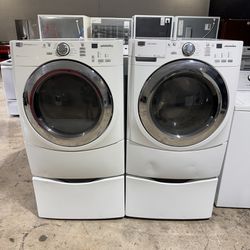 Maytag Washer And Dryer On Pedestals 