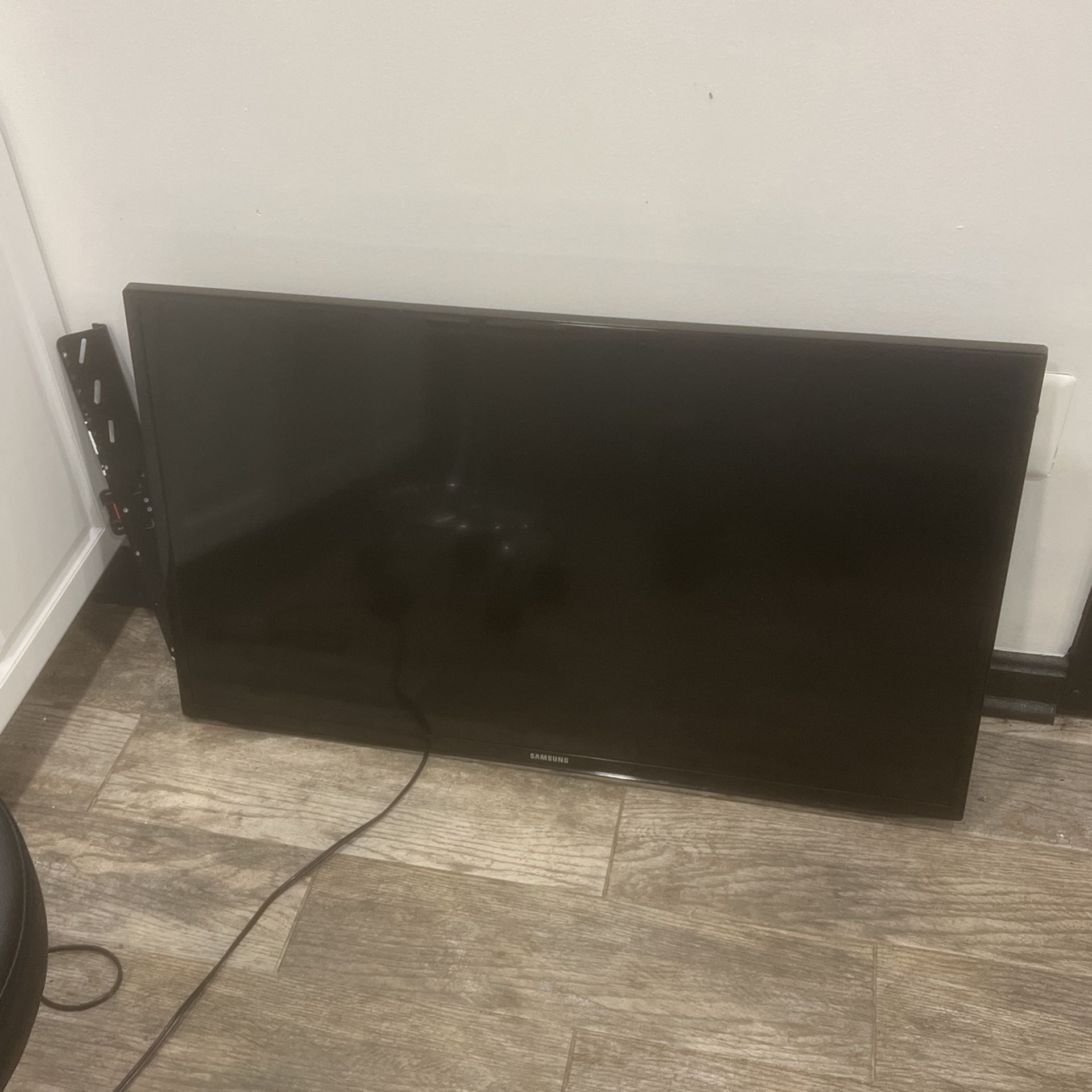45 Inch Smart TV