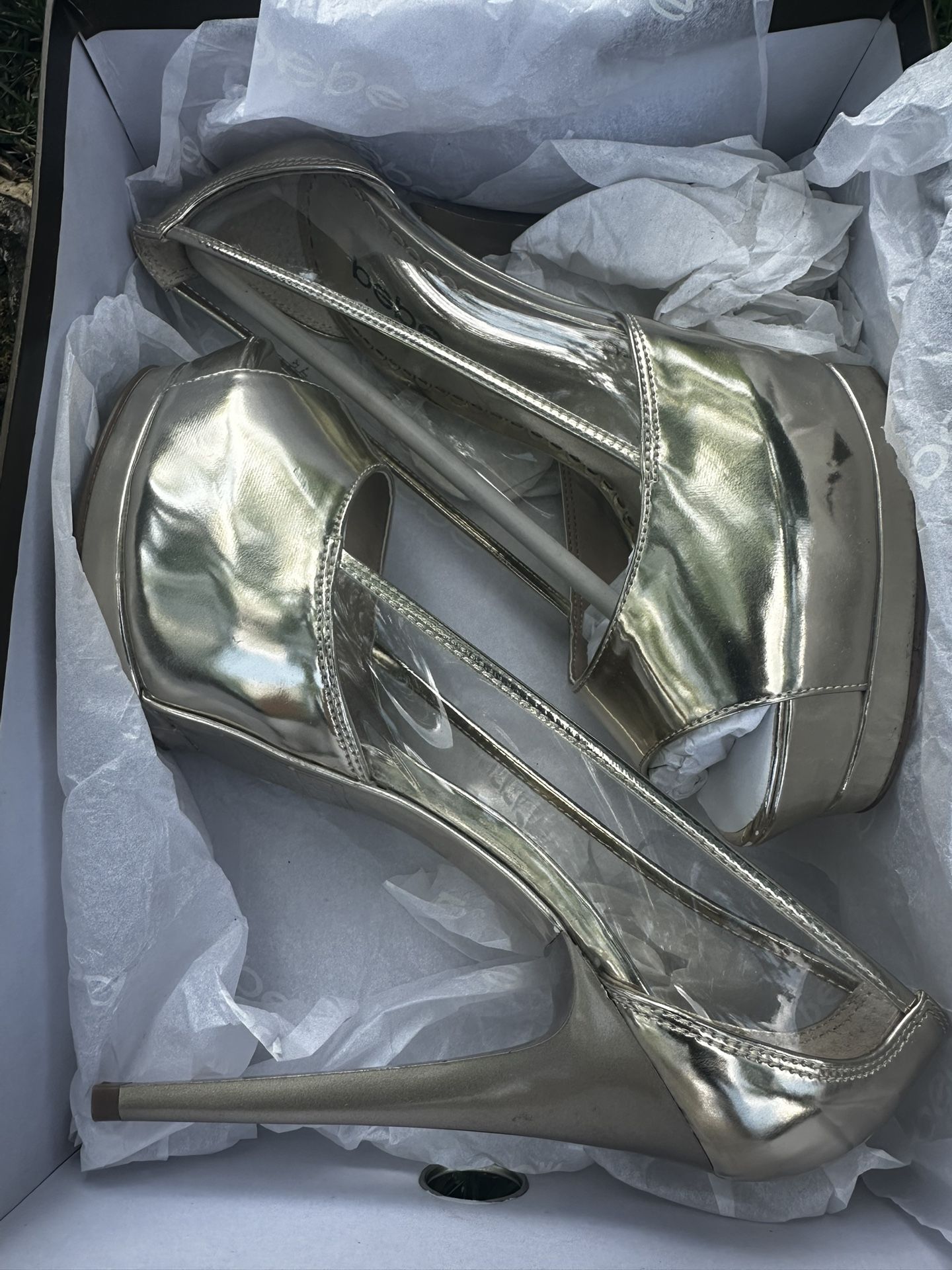 Bebe Gold High Heels. New Condition.