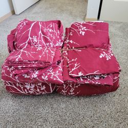 Spirit Linen Maroon Home Queen Bed Sheets Great Shape!