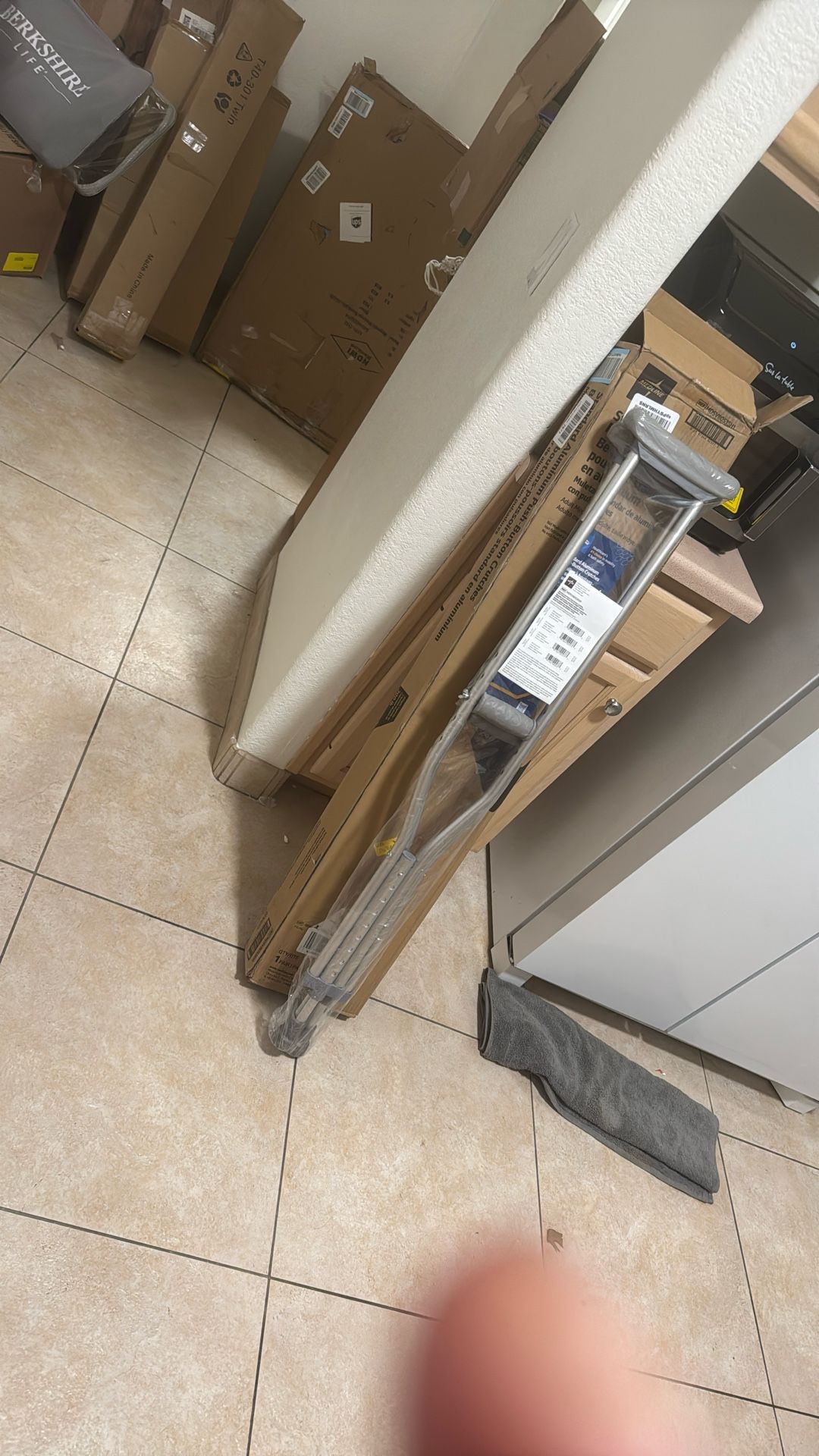 New Medline Adult Medium Crutches