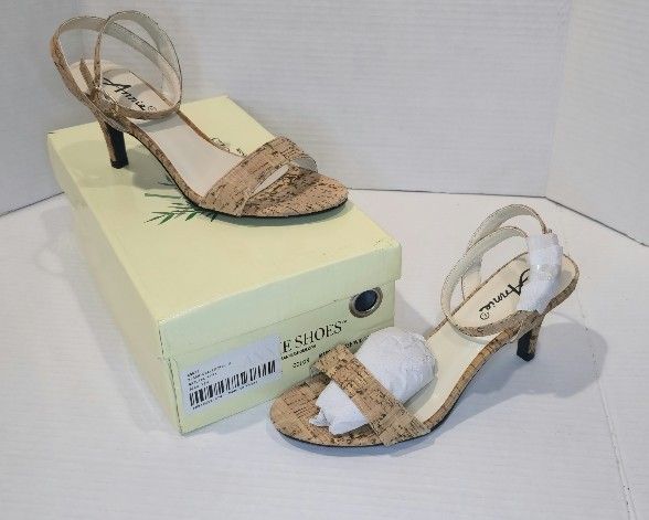 Women's heels 2 of 3