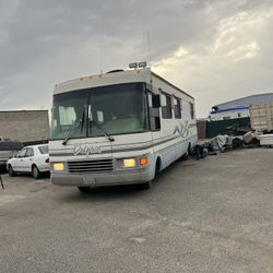 1996 Dolphin 🐬 40’ Rv Runs And Drives W Generator
