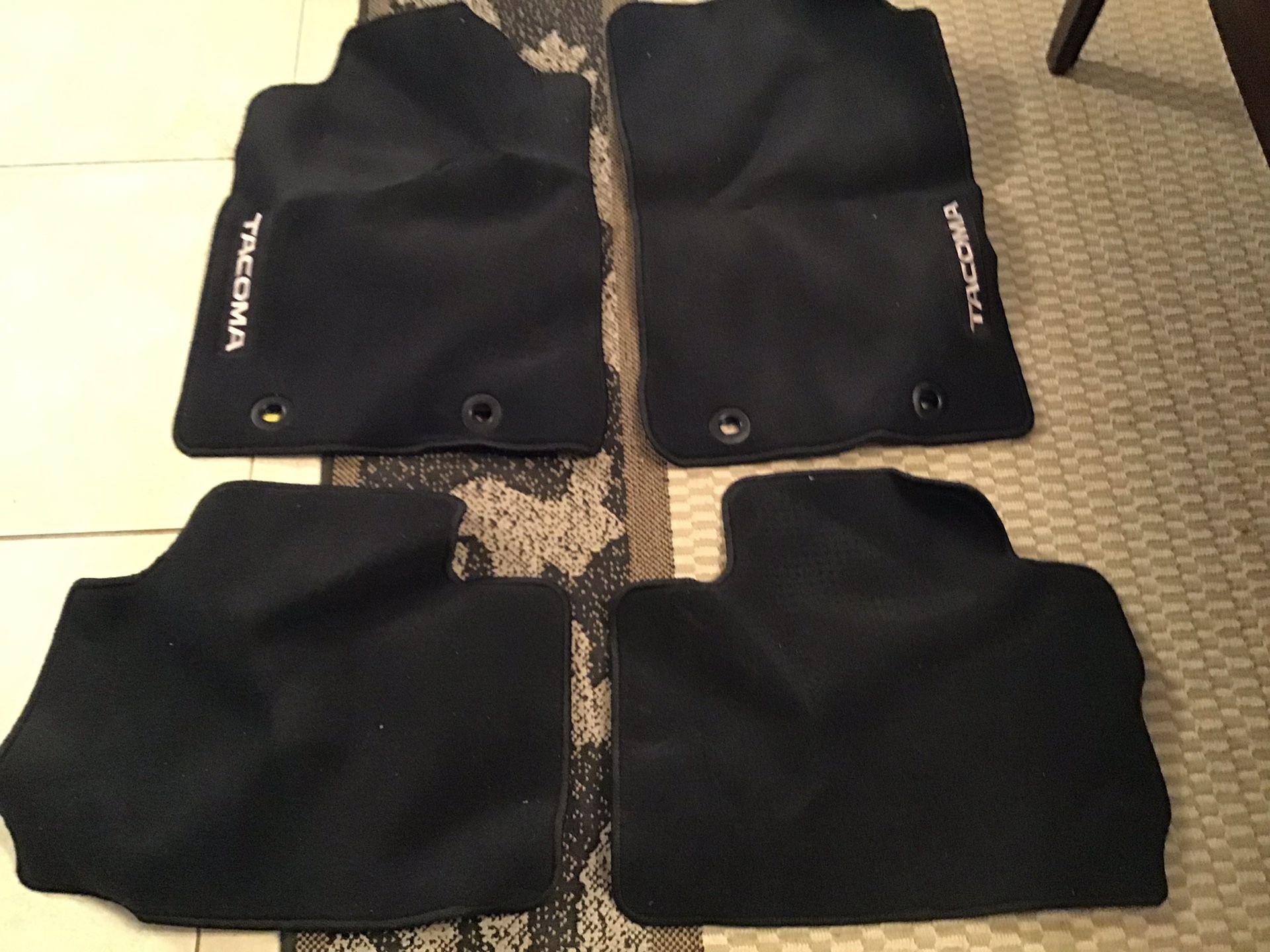 $25 New Toyota Tacoma mats set. See all my other stuff I’m selling on my offers.