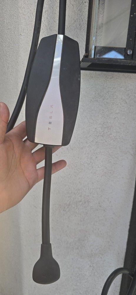Tesla Charger 110