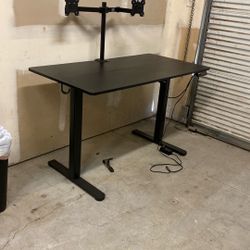 Claiks Adjustable Desk 