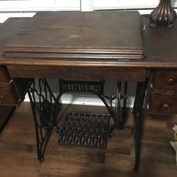 Vintage Singer Sewer Machine