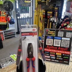 KNIPEX Cable Shears With twin cutting edge.