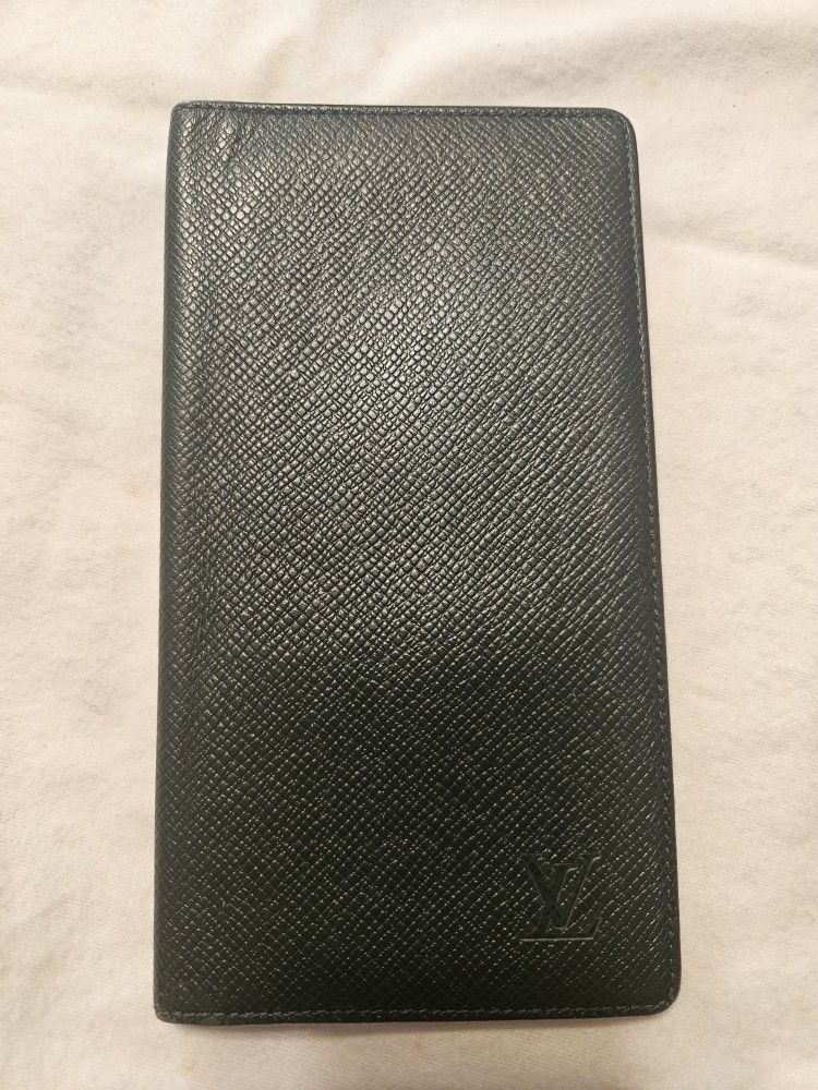 Louis Vuitton Long Billfold Taiga