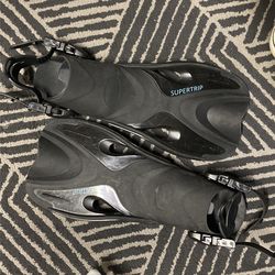 Snorkeling fins