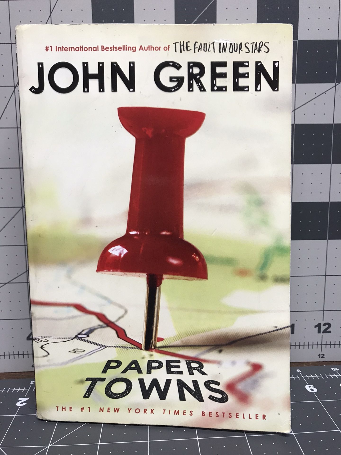 Paper towns by John Green like new paperback book