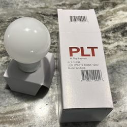 NEW LED energy efficient bulbs 9W A19 5000K 120V