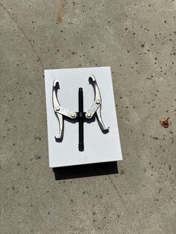 Gear / pulley puller tool