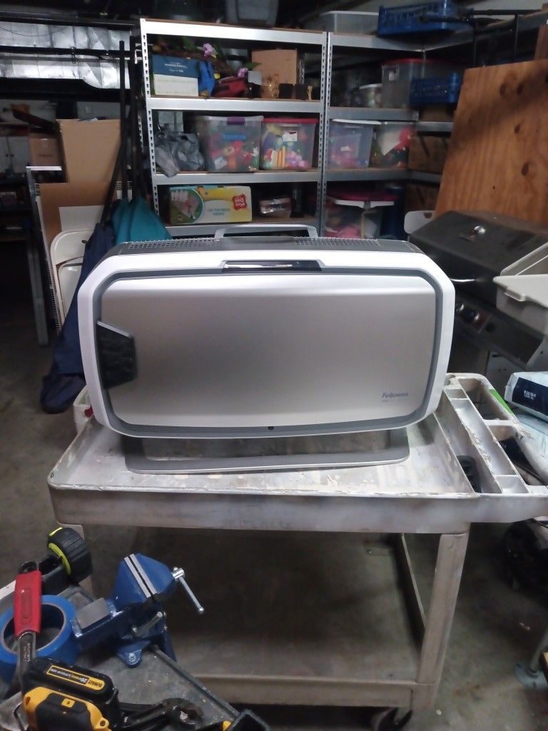 Fellows Aeramax Am4 Air Purifier.