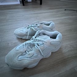 YEEZY 500 salt Size 9