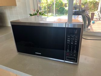 Samsung 1.4 cu. ft. 1000 W Countertop Microwave in Stainless Steel with Sensor Cook