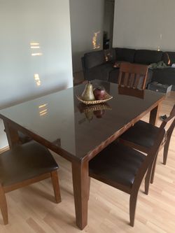 Expandable dining room