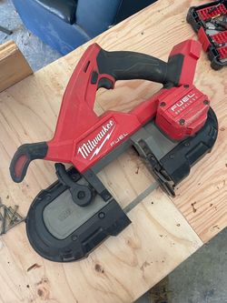 Milwaukee compact battery bandsaw