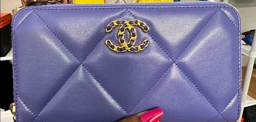 Chanel 19