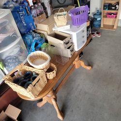 Baskets/Storage C.