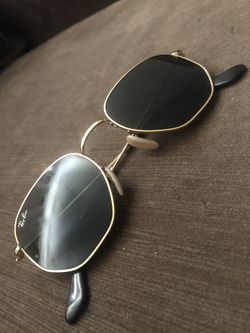 (Ray-Ban) Gold Trim Sunglasses 🕶 