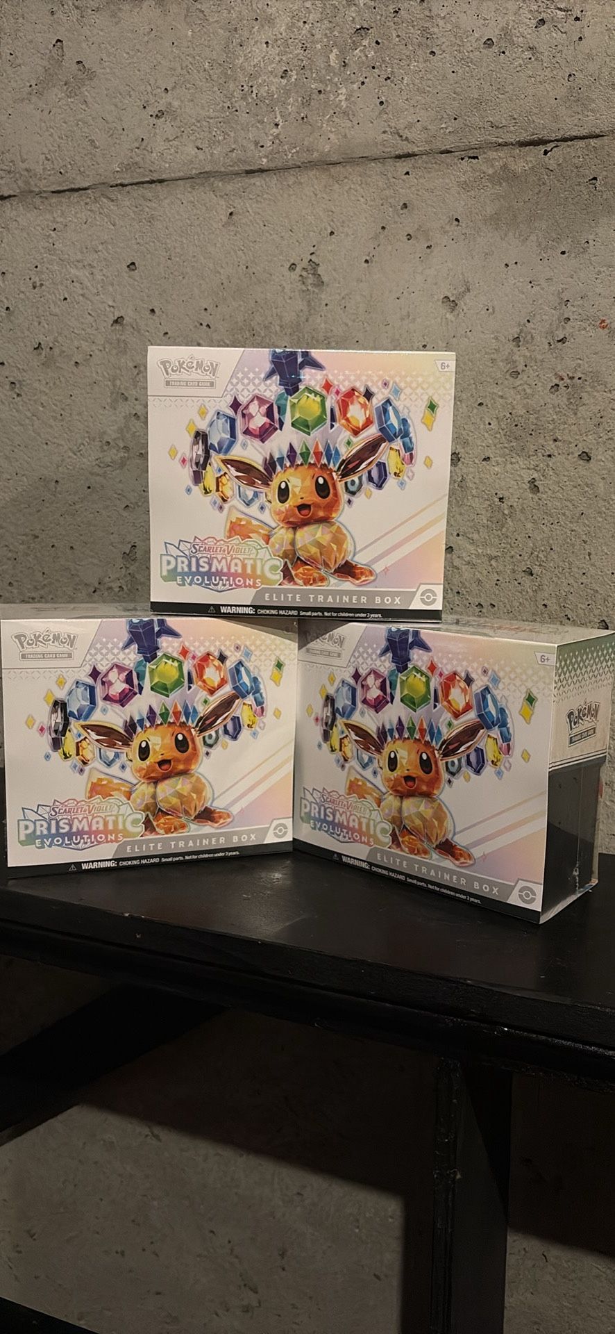 Pokemon Prismatic Evolution Elite Trainer box