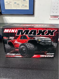 Traxxas Snap-on Limited Edition SSX26P101 –  Never Driven – Collector’s RC