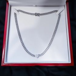 Elegant Sterling Silver (925) Swarovski Crystals Neclace 35CTW,42g Certified