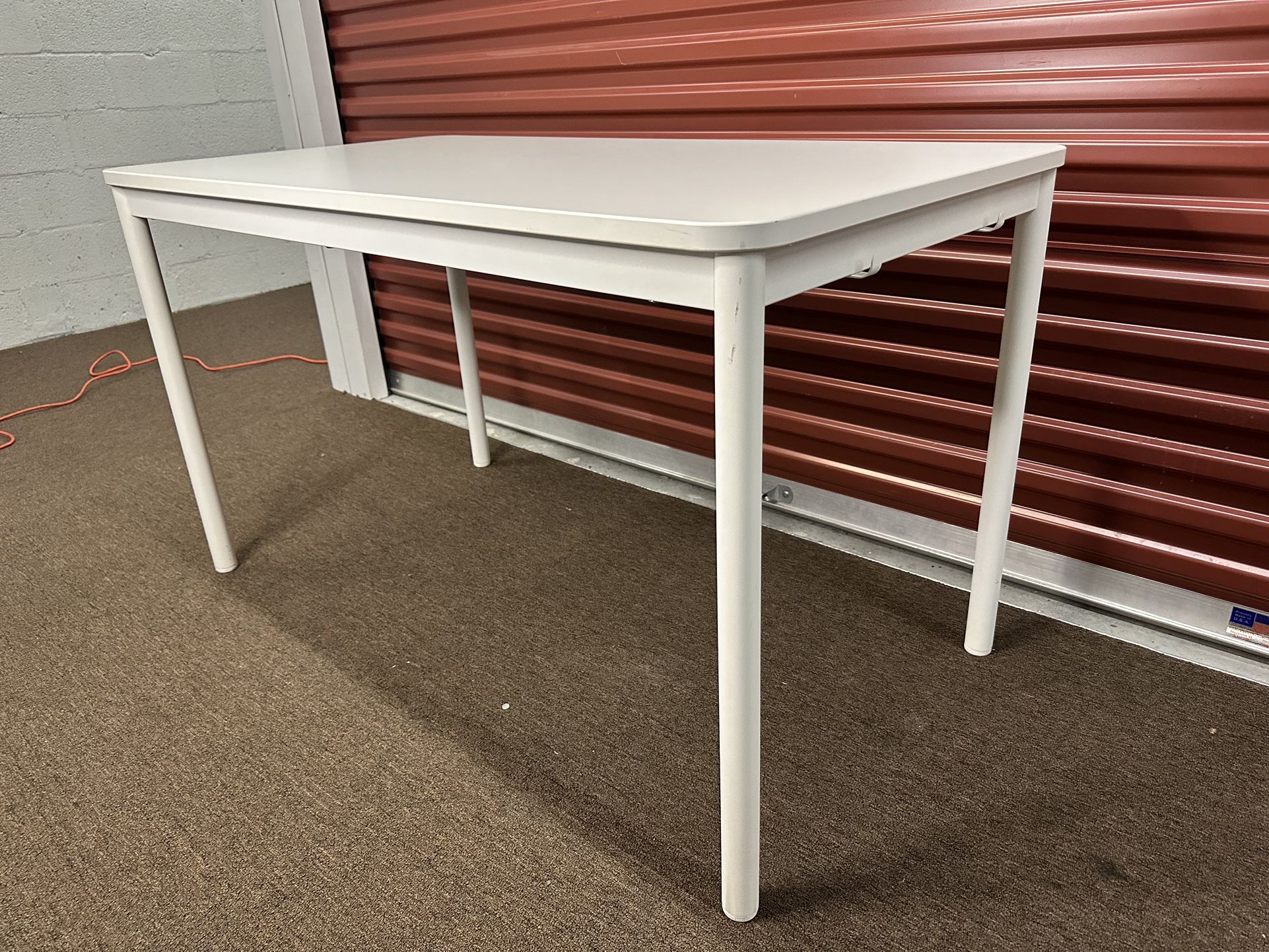IKEA TOMMARYD WHITE METAL TABLE OFFICE HOME FURNITURE GAMING 51 1/8x27 1/2 "