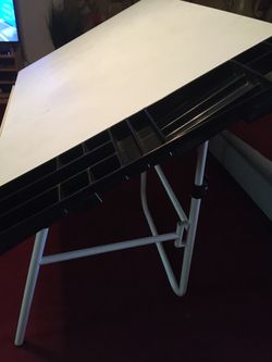 Drafting table , easy to set up