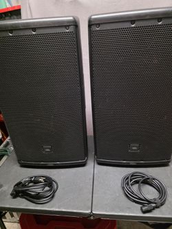 JBL EON612 12" powered speakers pair with stands