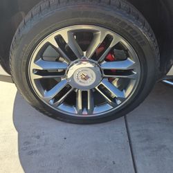 Cadillac Escalade (Platinum) 22' OEM Wheels And Tires