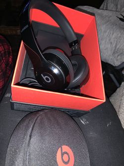 Beats solo 3 wireless new condition
