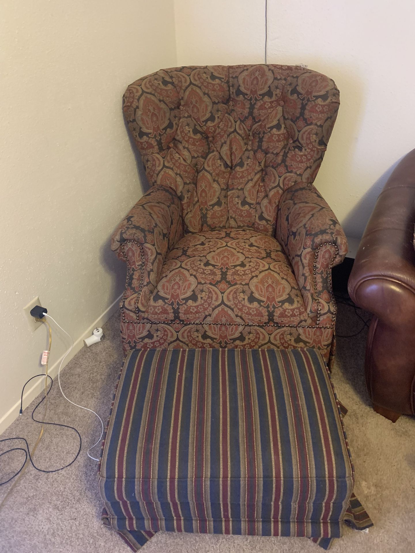 Chair With Ottoman