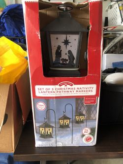 Set of 3 Christmas Lanterns partway markers