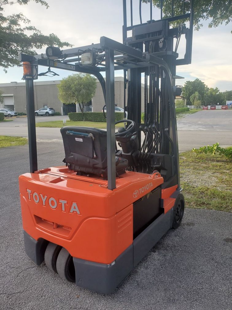 Toyota forklift 2015