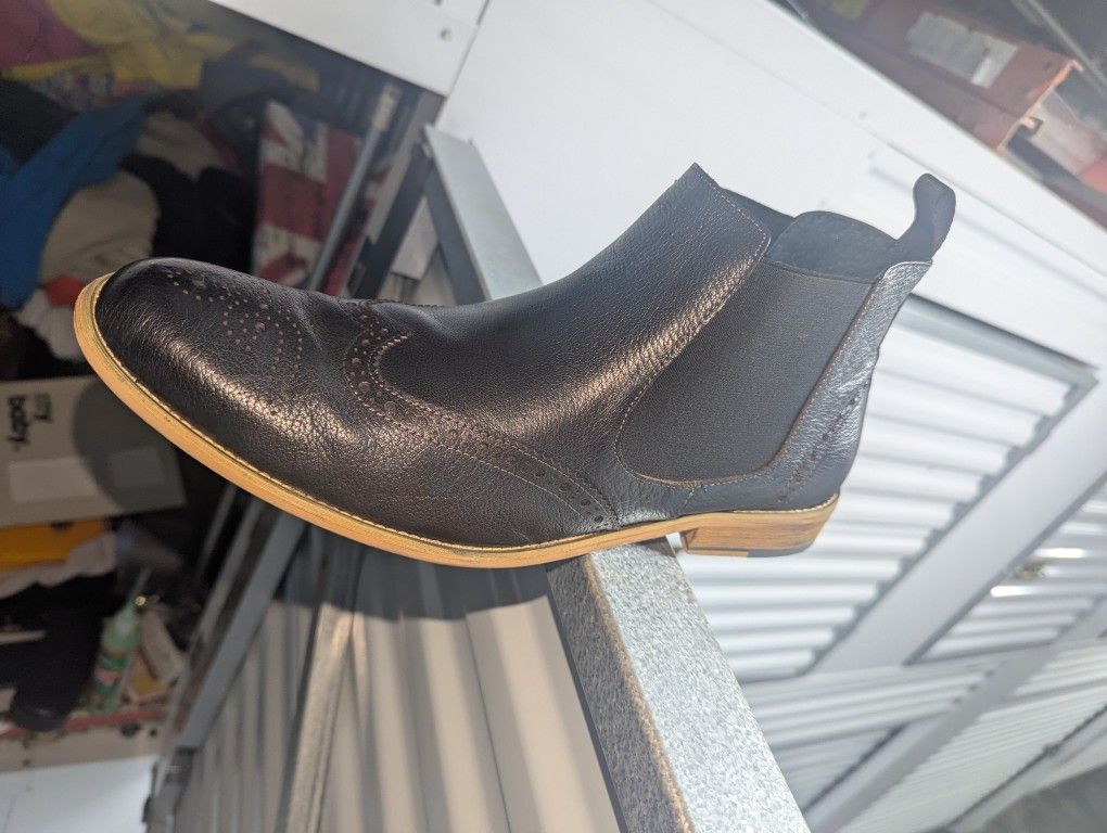 Men's- Size( 13) Dress Leather Designer Boots.
