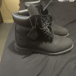Black timberland boots