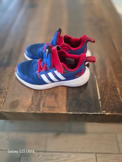 Spider-Man Adidas x Marvel FortaRun 2.0 Spider-Man .