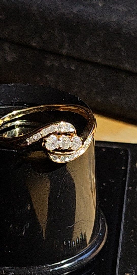 10k Gold 1/4 TW DIAMOND RING