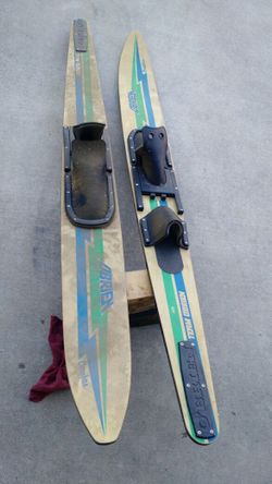 Water ski board