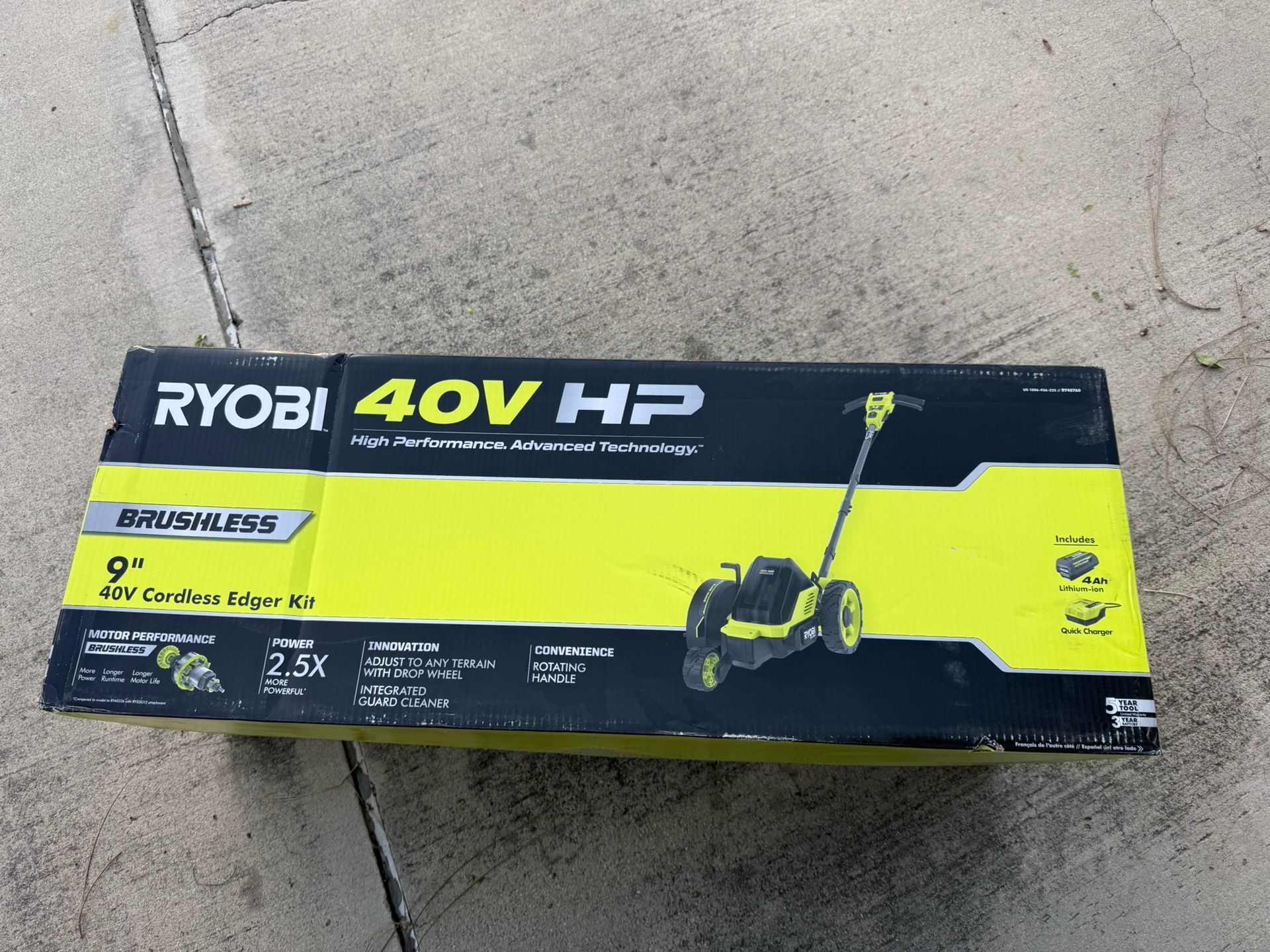 40V Ryobi 9 in. Cordless Edger with 4.0 Ah Battery and Charger