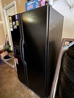 Side by Side black Refrigerator
