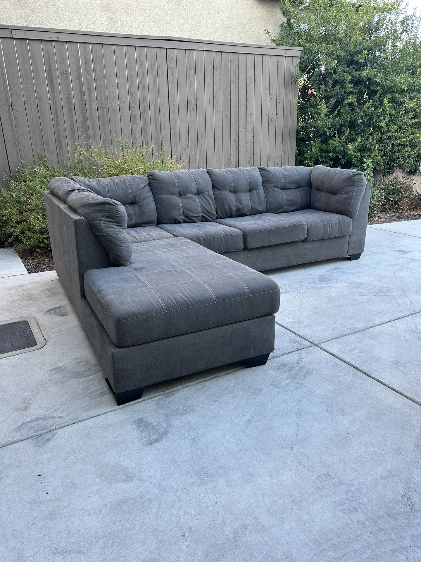 Beautiful Grey Fabric Sectional (Delivery Available)