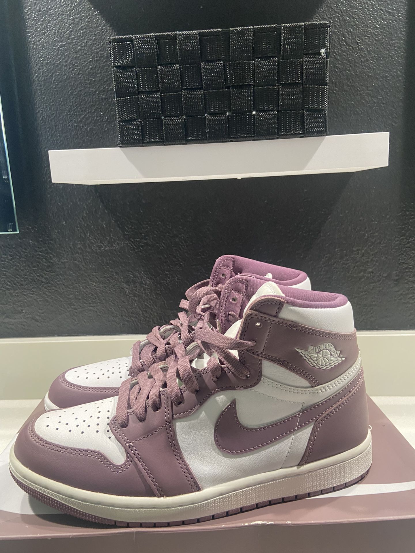 High og muave, Jordan 1’s