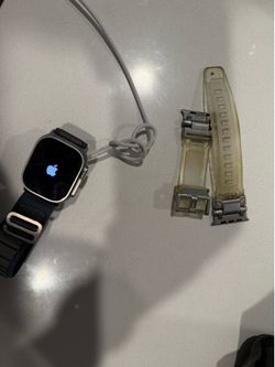Apple Watch Ultra 2 49mm Titanium - with Charger, 2 bands
