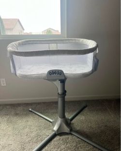 Halo Swivel Bassinet