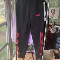 NWT Boys Puma / Med 10-12 / Joggers / Sweats / Retails $36 asking $10