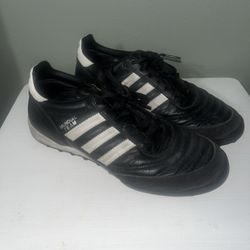 Adidas Size 7 Turf Shoes