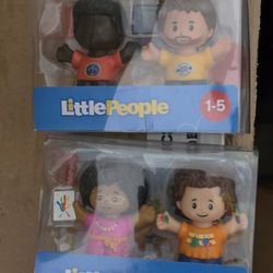 2 little people figures